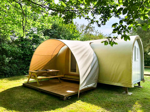 extérieur cocorico insolite camping près étang