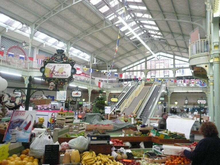 marché des halles centrale les sables d'olonne