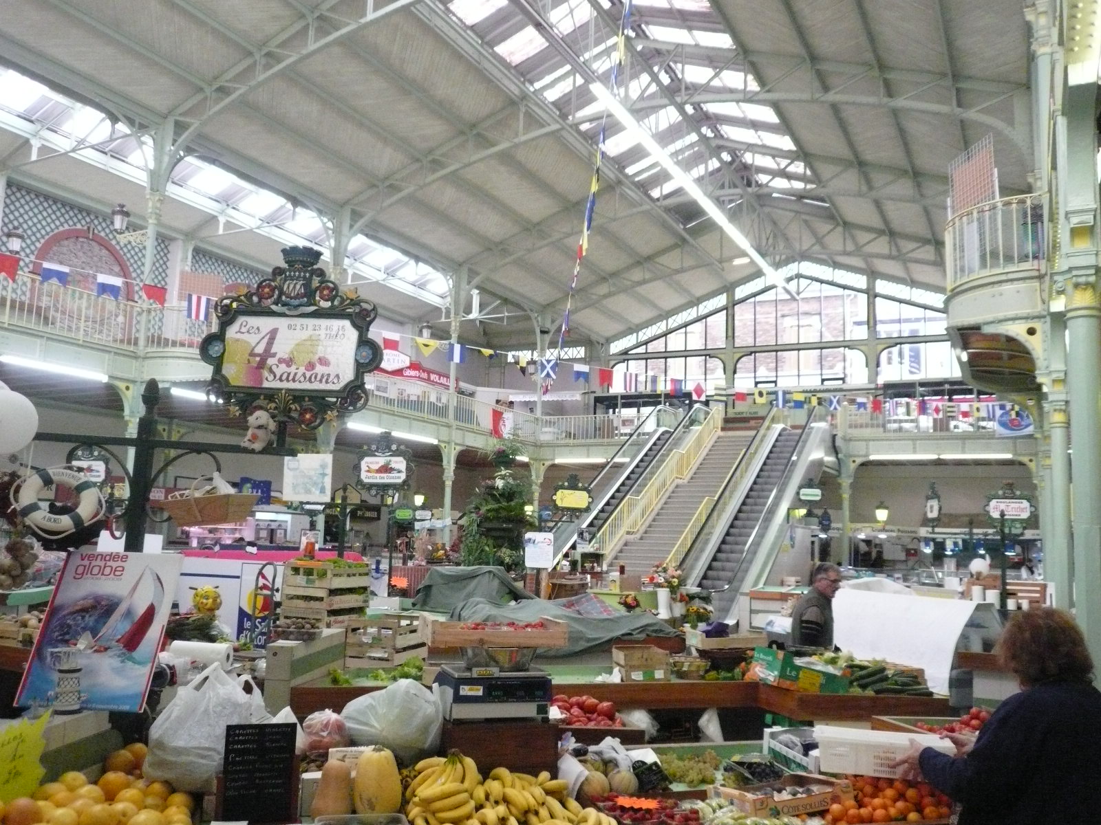 marché des halles centrale les sables d'olonne